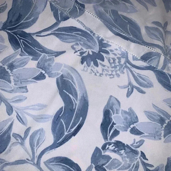 WHITE HOUSE BLACK MARKET White Blue Floral Off one Shoulder Layered Top - Picture 4 of 4